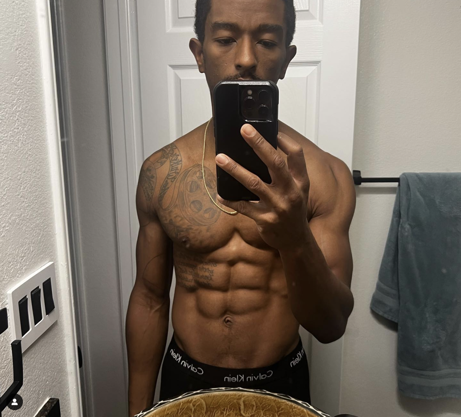 Kevin L. Walker Amazing body and adonis figure